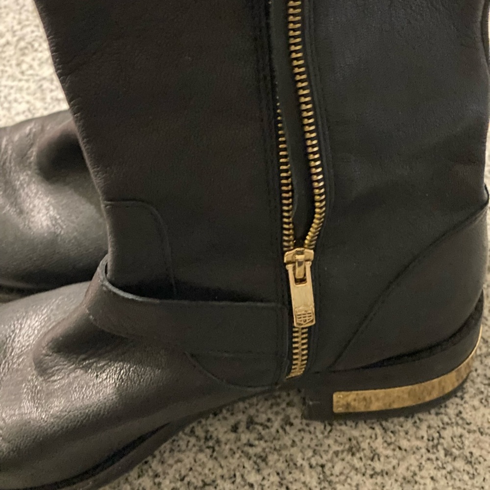 Vince camuto leather booties.